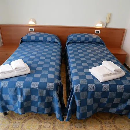 Jole Hotell 2*